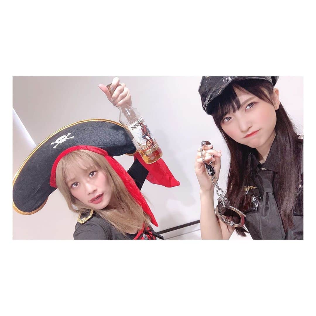 山崎エリイさんのインスタグラム写真 - (山崎エリイInstagram)「ㅤㅤㅤㅤㅤㅤㅤㅤㅤㅤㅤㅤㅤㅤㅤㅤㅤㅤㅤㅤㅤㅤㅤㅤㅤㅤ 今年のハロウィンはワイルド系...😈 ㅤㅤㅤㅤㅤㅤㅤㅤㅤㅤㅤㅤㅤㅤㅤㅤㅤㅤㅤㅤㅤㅤㅤㅤㅤㅤ 🏴‍☠️パイレーツVSポリス🚔 ㅤㅤㅤㅤㅤㅤㅤㅤㅤㅤㅤㅤㅤㅤㅤㅤㅤㅤㅤㅤㅤㅤㅤㅤㅤㅤ #ワルりかさんとワリイさん #Halloween #仮装 #阿部里果 さん #山崎エリイ #Erii」10月28日 19時56分 - erii_yamazaki