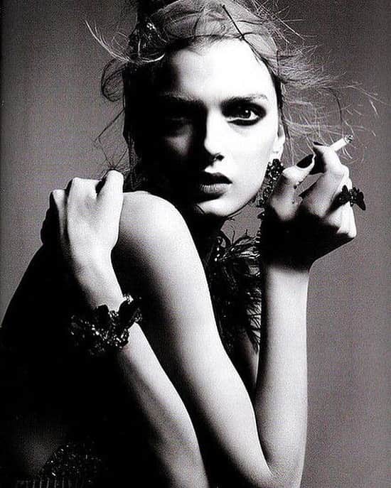 大森美希さんのインスタグラム写真 - (大森美希Instagram)「Lily Donaldson by Greg Kadel in Numéro 87 October 2007   #mood #lilydonaldson #gregkadel #numero #numeromagazine #fashion #mode #supermodel ##monochrome #fashionphotography #fashioneditorial #art #creation #paris #今日の一枚 #リリードナルドソン #グレックカデル #ヌメロ #ヌメロマガジン #ファッション #モード #ファッションフォト #ファッションエディトリアル #モノクロ #パリ」10月28日 20時26分 - mikiomori_