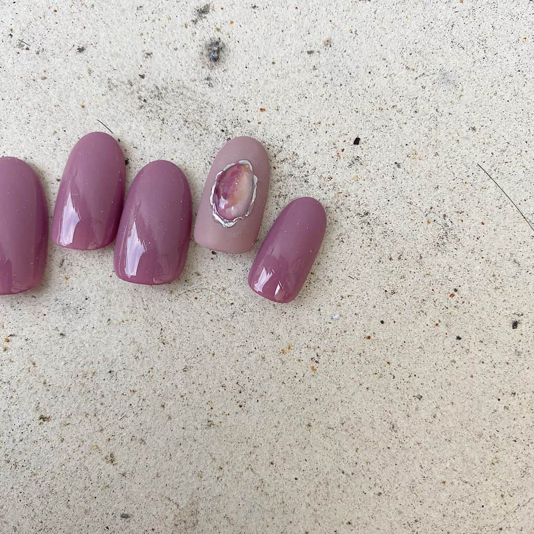 Kana Kobayashiさんのインスタグラム写真 - (Kana KobayashiInstagram)「#nails #purple #fashion #anela #stone #ぷくぷく #ネイル #aw #ワンポイントネイル #ネイルデザイン」10月28日 20時23分 - anela_kana