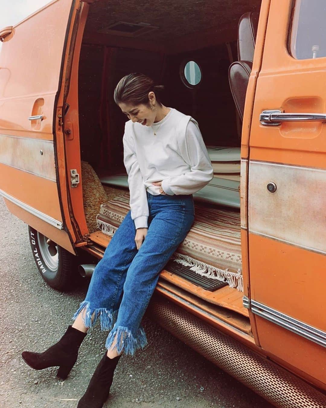 齋藤美波のインスタグラム：「🎂🎂🎂 32th My birthday ♥️ ・ 連絡くれたみなさま ありがとうございます🥺♥️ 32歳の実感ないけど 肌や体には表れてきてます。笑 ・ 着飾る人より ナチュラルな人がすきです ・ 自分よりも相手を思いやれる人が すきです ・ そして笑顔で溢れてる人が好き 自然がだいすき ・ わたしもそんなような人間になりたい。 そんな人になれるように そのままの自分でいられるように🤍 ・ こんな私ですが 今後ともよろしくお願いします💋 ・ ・ #mybirthday #1028 #happy #natural #mylife #myself」