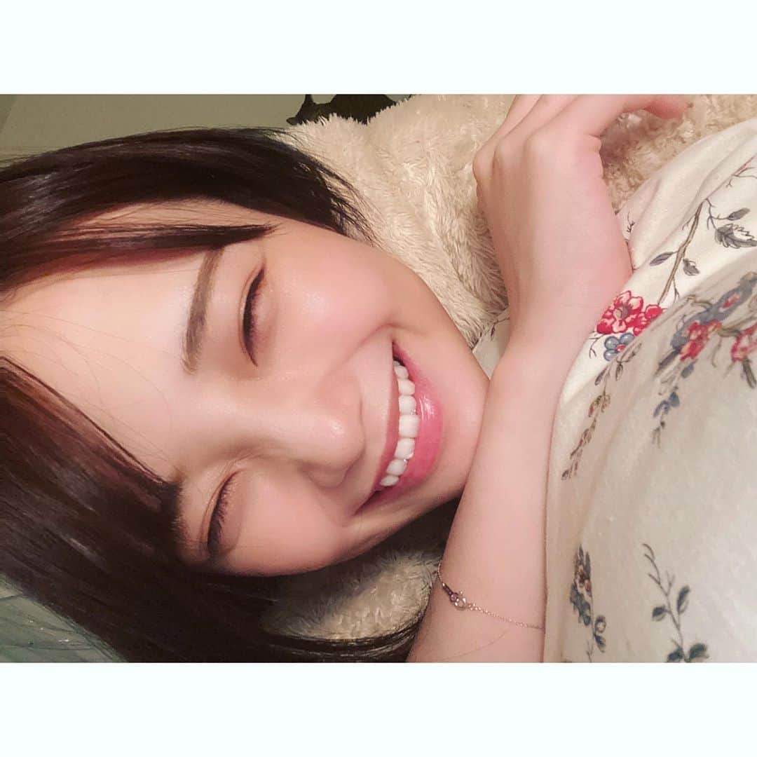 新谷姫加さんのインスタグラム写真 - (新谷姫加Instagram)「☺️ 笑ったり涙出したりするだけで少し気持ちが楽になるよ」10月28日 20時51分 - hime._.gram