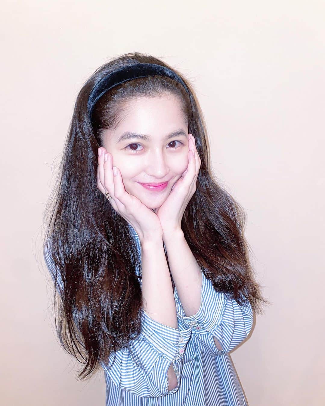 雪嶋桃葉のインスタグラム：「☺︎✌︎ #いえい#ハッシュタグで喋ってみたよ」