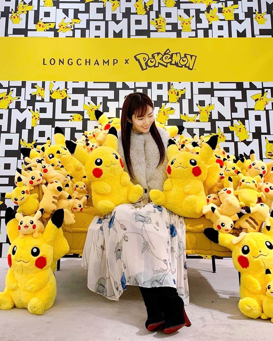 のインスタグラム：「. どっちを向いてもピカチュウ💛 キュン💛 . . #longchampxpokemon #longchamp #pokemon #pokemongo #pikachu  #ピカチュウ好きな人と繋がりたい  #ポケモンgo好きな人と繋がりたい  #ロンシャン #ポケモンgo  #気象予報士 #セントフォース #weatherforecast」