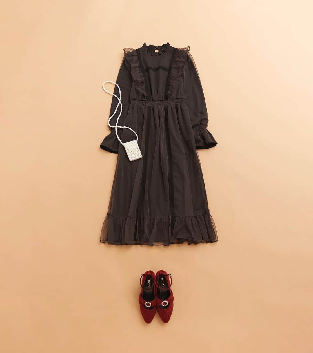 のインスタグラム：「▶︎2020 AW 2nd COLLECTION﻿ ﻿ titty&Co. 冬のコンセプトは﻿ " No more boredom "﻿ ﻿ #チュールレイヤードレースワンピース﻿ ¥10,000﻿ BLK/L.BLU﻿ ﻿ #ビジューバックルパンプス﻿ ¥8,990+tax﻿ BLK/RED/BEG﻿ ﻿ ﻿ #tittyandco #tittyco #2020 #autumn #nomoreboredom  #aw #fashion  #follow #followme #girly  #ティティーアンドコー #秋 #秋服 #フェミニン #ワンピース #チュールワンピース #フリル #ロングワンピース #デート服 #参戦服 #パンプス」