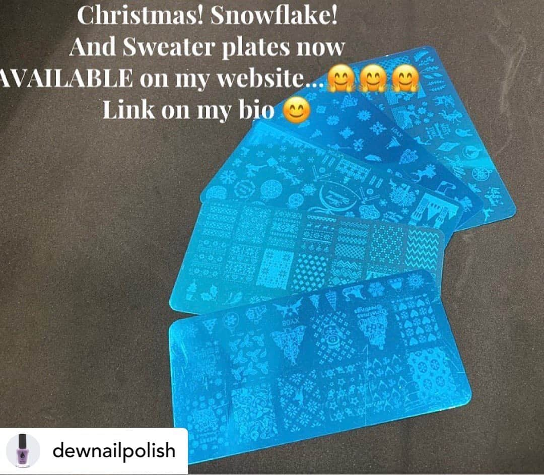 Nail Designsさんのインスタグラム写真 - (Nail DesignsInstagram)「Affordable CHRISTMAS 🎄 nail stamping plates available at @dewnailpolish  . Website link on my bio or contact @dewnailpolish  . Use Dew25 to get 25% off on checkout .   #nailitmag #freehandnailart #freehandnailartist #nailpro #nailart #nailblogger #naildesigns #nailartpromote #wownails #nailsofinstagram #nailswag #manicure #manicure_ideas #nailitmag #nailitdaily #nailpromote #nailartswag #nailstagram #nailartfeature #dailynailart #nailfashion #nailsmagazine #cuteynails01 #nailsmagazine #fhnailart #fallnails #fallmani #autumnvibes🍁 #autumnnails」10月28日 21時04分 - nailartfeature