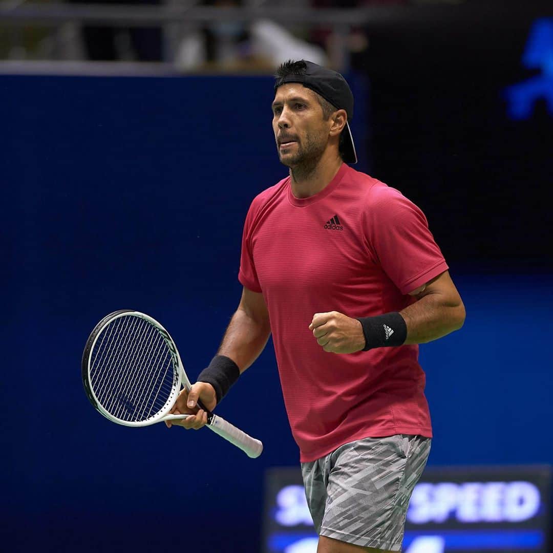 フェルナンド・ベルダスコのインスタグラム：「Mi temporada se da por terminada. Ha sido un año durísimo en lo que al tenis se refiere, con lesiones, pocos torneos jugados, pocos días de entrenamientos realizados por culpa de esas lesiones, malas sensaciones, e injusticias como la de Roland Garros, la cuál me ha afectado mucho mentalmente y anímicamente. Pero voy a mirar hacía delante y hacer lo que toca, recuperarme de las lesiones que he tenido (lleve el tiempo que lleve y con los tratamientos que sean necesarios, para después poder entrenar y prepararme lo mejor posible para volver en el 2021 al 200%. Las ganas no se me han acabado y el año que viene quiero demostrarlo. Gracias a todos los que siempre estáis ahí apoyándome y siguiéndome. Un fuerte abrazo   P.D. Sé que para muchos de vosotros también está siendo un año muy duro por esta pandemia mundial que estamos atravesando y quiero enviarles un gran abrazo y mucho ánimo desde aquí.  ••••••••••••••••••••••••••••••••  My season is over.  It has been a very tough year as far as tennis is concerned, with injuries, few tournaments played, few days of training done because of those injuries, bad feelings, and injustices such as Roland Garros, which has affected me a lot mentally and  emotionally.  But I'm going to look ahead and do what I have to do, recover from the injuries I've had (take as long as it takes and with the necessary treatments, so that later I can train and prepare as best as possible to return in 2021 giving my 200%. My desire and motivation has not finished and next year I want to show it. Thanks to all of you who are always there supporting me and following me. Best  P.S.  I know that for many of you it has also been a very hard year because of this global pandemic that we are going through and I want to send you all a big hug and a lot of encouragement.」