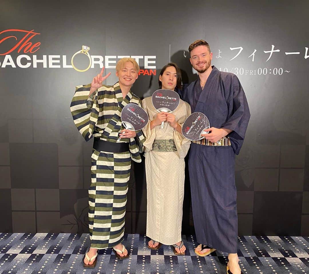 藤井達也のインスタグラム：「バチェロレッテ・ジャパン フィナーレ直前SPご覧頂きありがとうございました😄  マラカイと涼太にも会えて嬉しかったー⁄(⁄ ⁄•⁄ω⁄•⁄ ⁄)⁄੭ु⁾⁾   花火とても素敵でしたね😄🌹  フィナーレお見逃しなく！  今日のフィナーレ直前SPは Amazonプライムビデオの公式YouTubeにてアーカイブも見れます！  まだの方は是非⭐️  #bachelor #bachelorette #バチェラー #バチェロレッテ #エバンズマラカイ #榿澤涼太  #藤井達也」