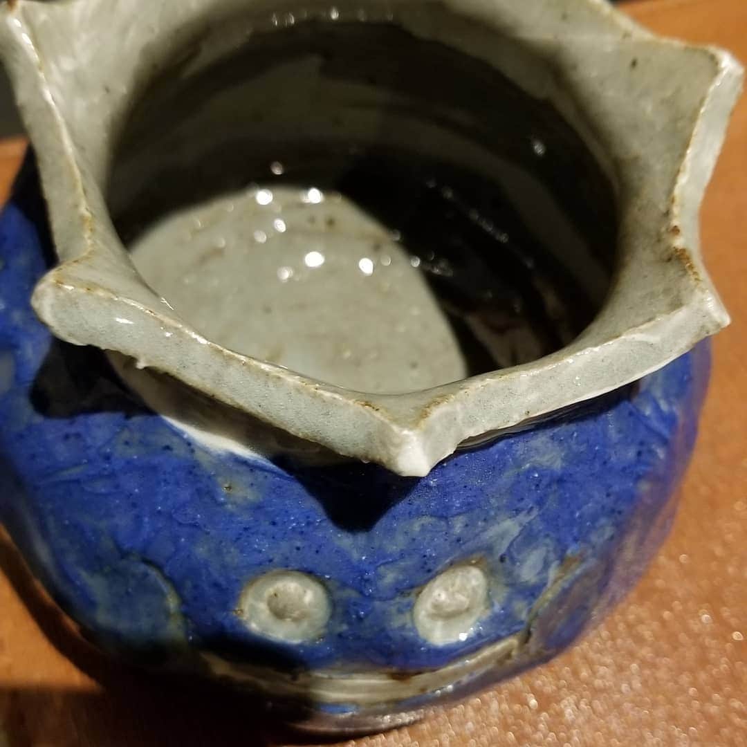 徳山秀典さんのインスタグラム写真 - (徳山秀典Instagram)「陶芸。　何を思ったのかただの皿とかつまらないなぁと、キングスライム前に作りました。 王冠は蓋です。用途が決まってません。  量産したい(笑)」10月28日 21時28分 - hidenoritokuyama