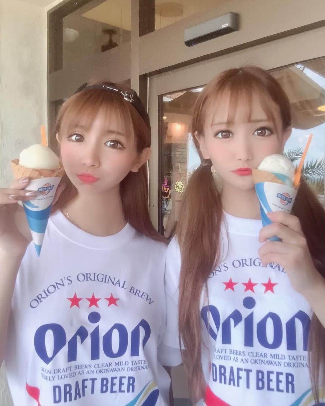 神咲のあのインスタグラム：「. ʙ ʟ ᴜ ᴇ s ᴇ ᴀ ʟ🍨 シークワーサーソルベとトロピカルマーブル🌈🌺 . 時差投稿過ぎて季節外れ(笑) もうそろそろ沖縄投稿終わりにしよ🤪🤪 .  #東京 #新宿 #歌舞伎町 #キャバクラ #キャバ嬢 #ミナミ #六本木 #すすきの #中洲 #西麻布 #水商売 #ラウンジ #かわいい #綺麗  #沖縄 #旅行 #アイス #ブルーシール #blueseal #景色 #ロングヘア #おしゃれさんと繋がりたい #キャップ女子 #tシャツコーデ #ファッション #オソロコーデ #モデル #idol #l4l #いいね返し」