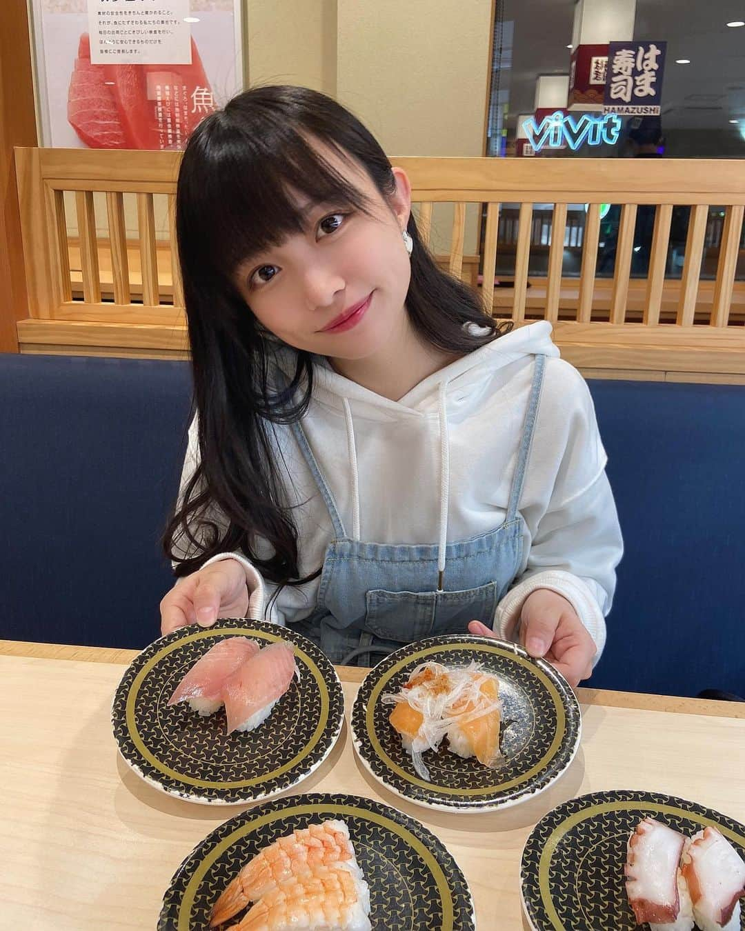 桜木ことさんのインスタグラム写真 - (桜木ことInstagram)「♡ ﻿ ﻿ お寿司〜🍣﻿ ﻿ はま寿司久しぶりに行った！﻿ サーモンのカルパッチョが美味しかった🥺﻿ ﻿ ﻿ みんなはお寿司屋さん行ったら何を1番食べる〜？💭﻿ 私はサーモン！！﻿ ﻿ ﻿ #かみやど #ひらがなかみやど #桜木こと #アイドル #idol #japaneseidol」10月28日 21時34分 - koto_sakuragi