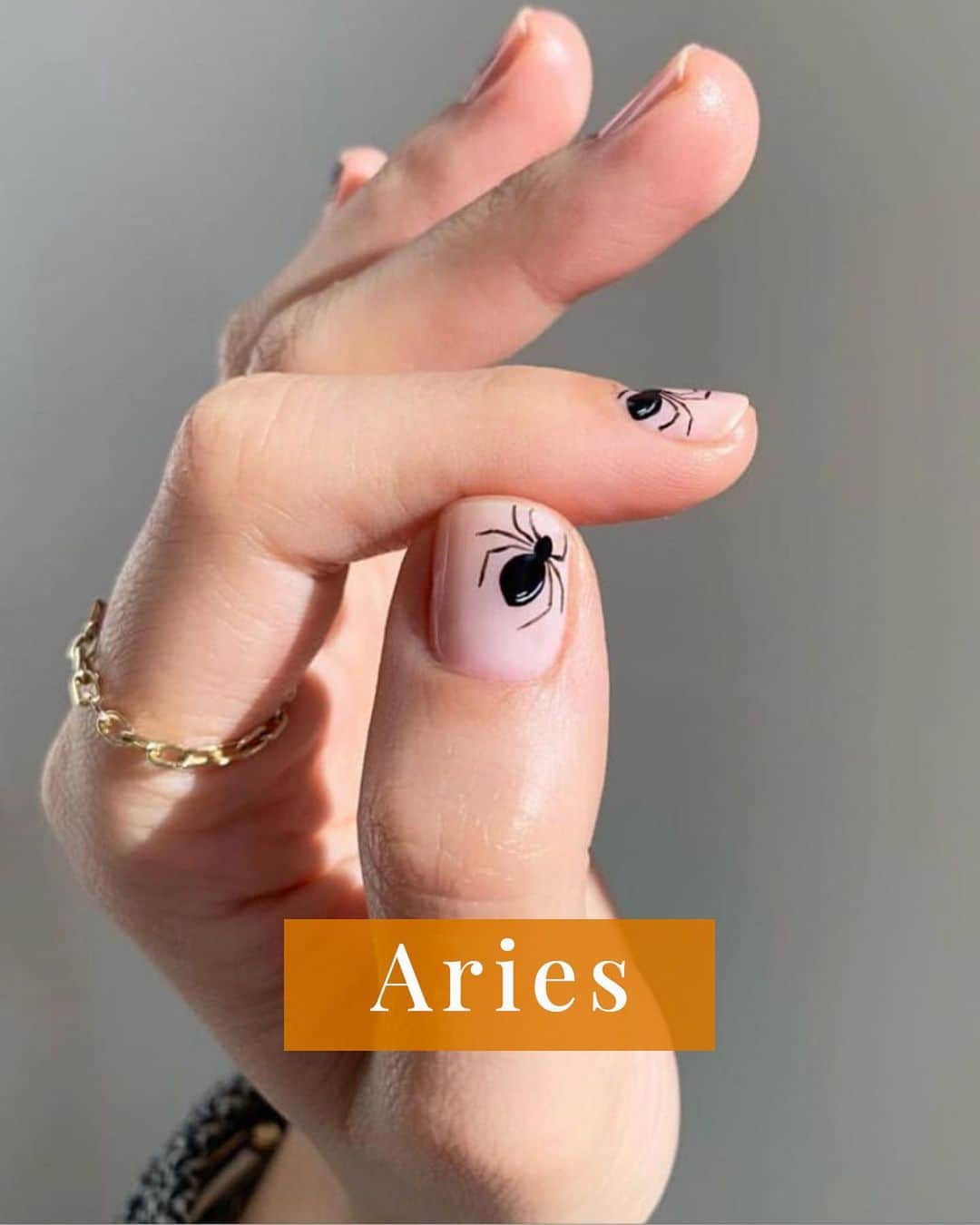 Blonde Saladさんのインスタグラム写真 - (Blonde SaladInstagram)「A Halloween Manicure for each Zodiac Sign🕷👻 LINK IN BIO to find the characteristics of your sign and tell us: can you relate to your spookiest side?🎃 ARIES - VIRGO #theblondesalad #manicure #halloween #nailsinspiration  Pics by @betina_goldstein @overglowedit」10月28日 21時44分 - theblondesalad