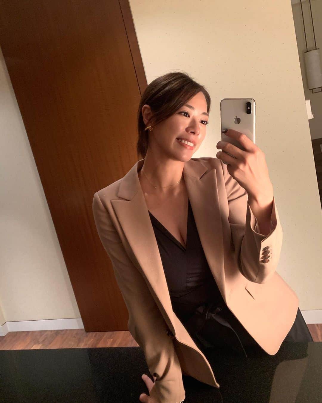わちみなみのインスタグラム：「YouTubeみてくださいましたか？✨﻿ ﻿ @venus_beautyclinic_ginza  プラズマシャワーと成長因子導入していただいて、お肌がワントーン明るくなったような✨﻿ 続けよう💛﻿ ﻿ ﻿ #美容　#プラズマシャワー﻿ #アレルギー体質」