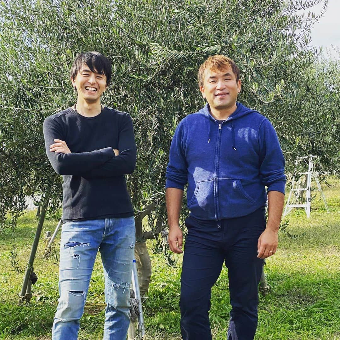 神宮司治さんのインスタグラム写真 - (神宮司治Instagram)「前田選手、ほとんど目を瞑っております。。。いや、開いてるのかな？？ 勝手に載せます！！  #前田啓介  #神宮司治  #オリーブオイル  #前田屋  #山梨  #笛吹市」10月28日 21時43分 - ojro_men