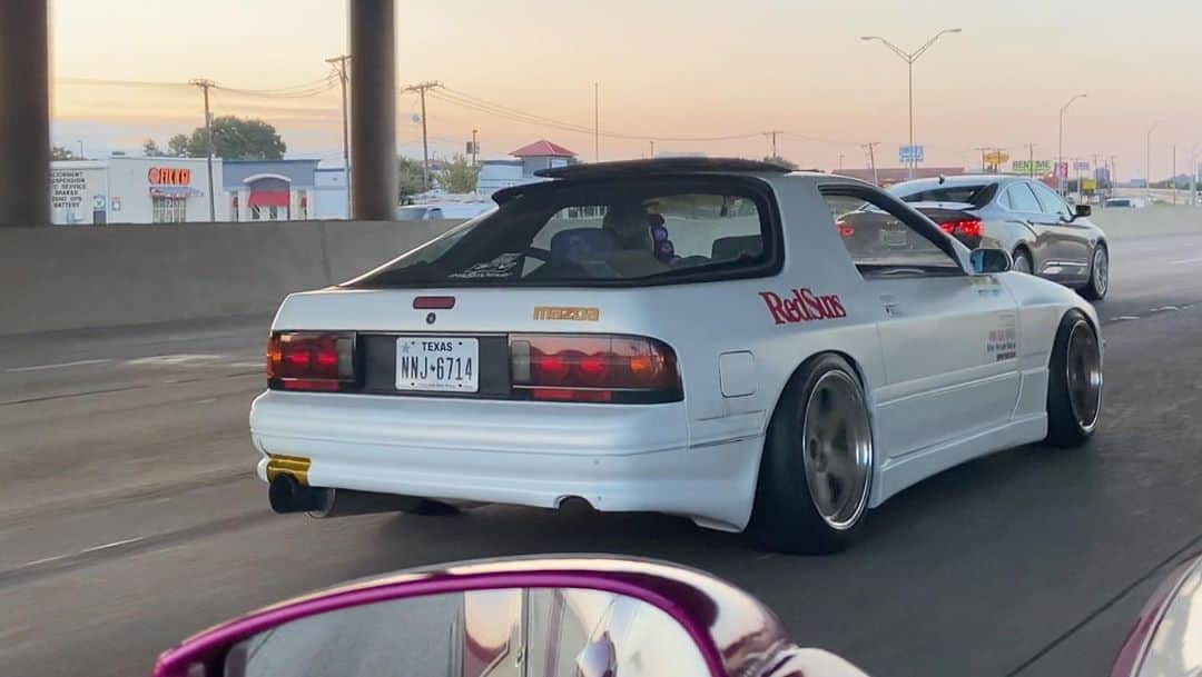 スティーブのインスタグラム：「Man does our father-son Rx-7 build look good going down the road. Agree?  Wanna know how much this project cost us to do in total? Watch today’s new YouTube release. RX-7レストアをするのに幾らかかった？初めての親子DIYはやはりプライスレスでしょう！ 新作動画をチェックしてね」