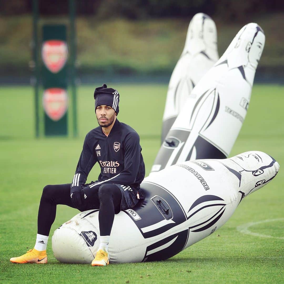 アーセナルFCさんのインスタグラム写真 - (アーセナルFCInstagram)「swipe ⏪ for training pics⁠⠀ ⁠⠀ #Arsenal #UEL #training #AC #Gunners #COYG」10月29日 7時09分 - arsenal