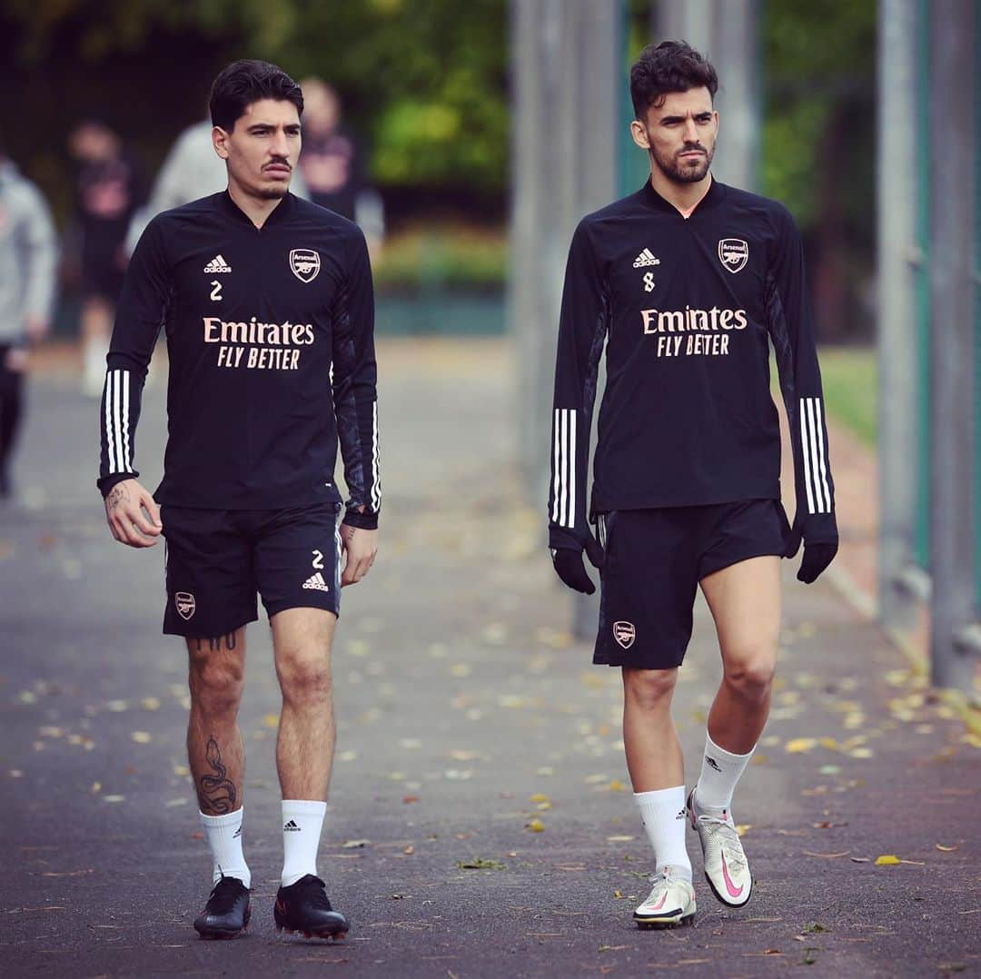 アーセナルFCさんのインスタグラム写真 - (アーセナルFCInstagram)「swipe ⏪ for training pics⁠⠀ ⁠⠀ #Arsenal #UEL #training #AC #Gunners #COYG」10月29日 7時09分 - arsenal