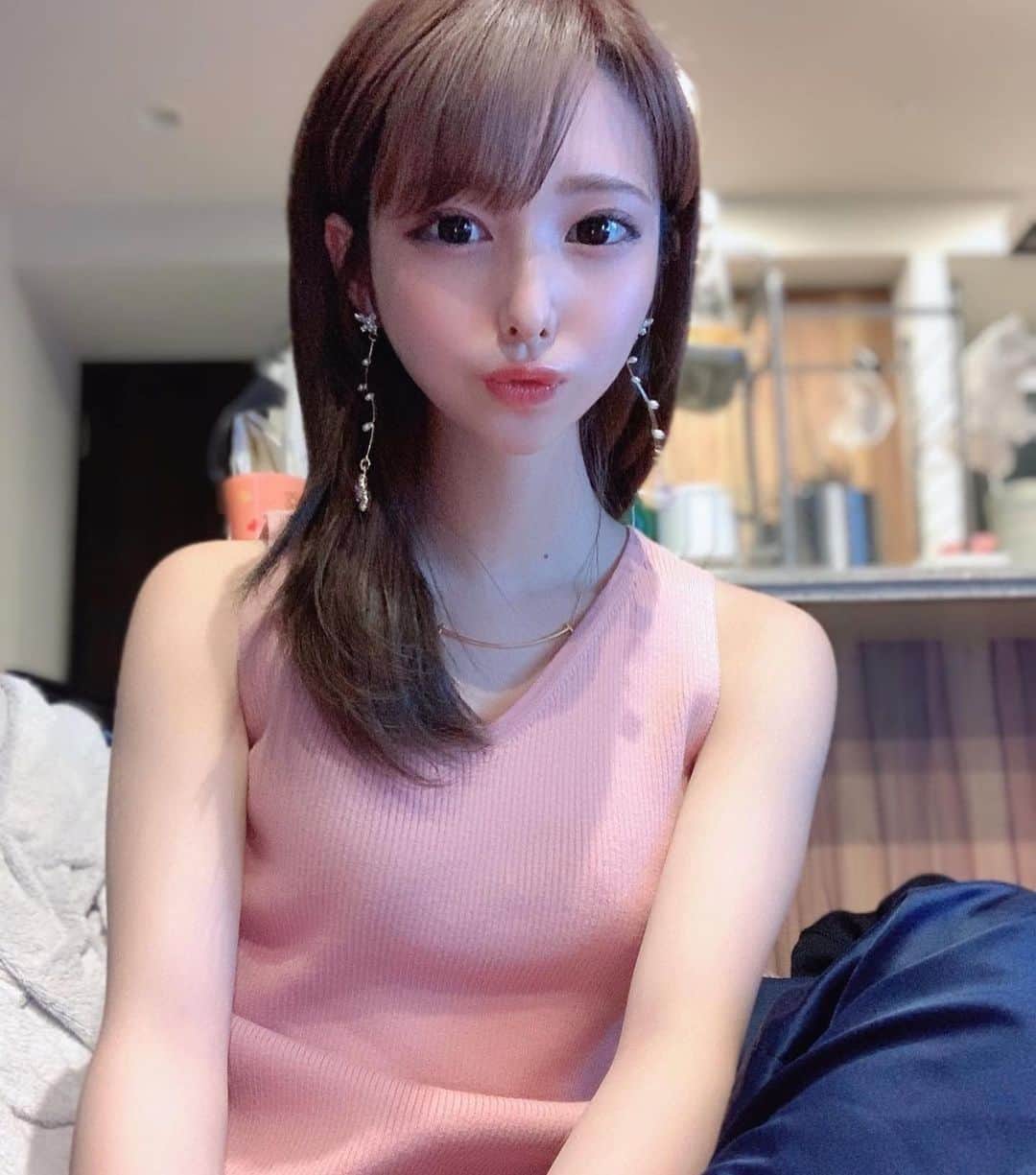 美女JAPANのインスタグラム：「どうも美女JAPANです！✨ ＊ ＊ 今回ご紹介するのはこの方‼️ ＊ ＊ akariさん！@1218poko ＊ ＊ とても綺麗！！🙈💕 色気もたっぷり！💕 ＊ ＊ akariさんのアカウントには他にも素敵な投稿がたくさんあります！✨ ＊ 皆さんも是非チェックしてみてね🧸 ＊ ＊ 明日の投稿もお楽しみに！！ ＊ ＊  #色気 #可愛い #綺麗 #かわいい #写真集 #モデル #美肌 #笑顔 #スタイル抜群 #可愛い #可愛すぎ #会いたい #天使 #美女 #美人 #美しい #清楚 #スタイル #色白 #スタイル抜群 #美脚 #素敵 #カワイイ #応援」