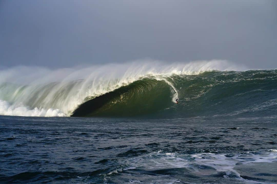 surflineさんのインスタグラム写真 - (surflineInstagram)「Biggest Ireland ever? Maybe. @conormaguiree on a monster from earlier today. 📷: @conor_flanagan_photography / @redbull_surfing」10月29日 7時25分 - surfline