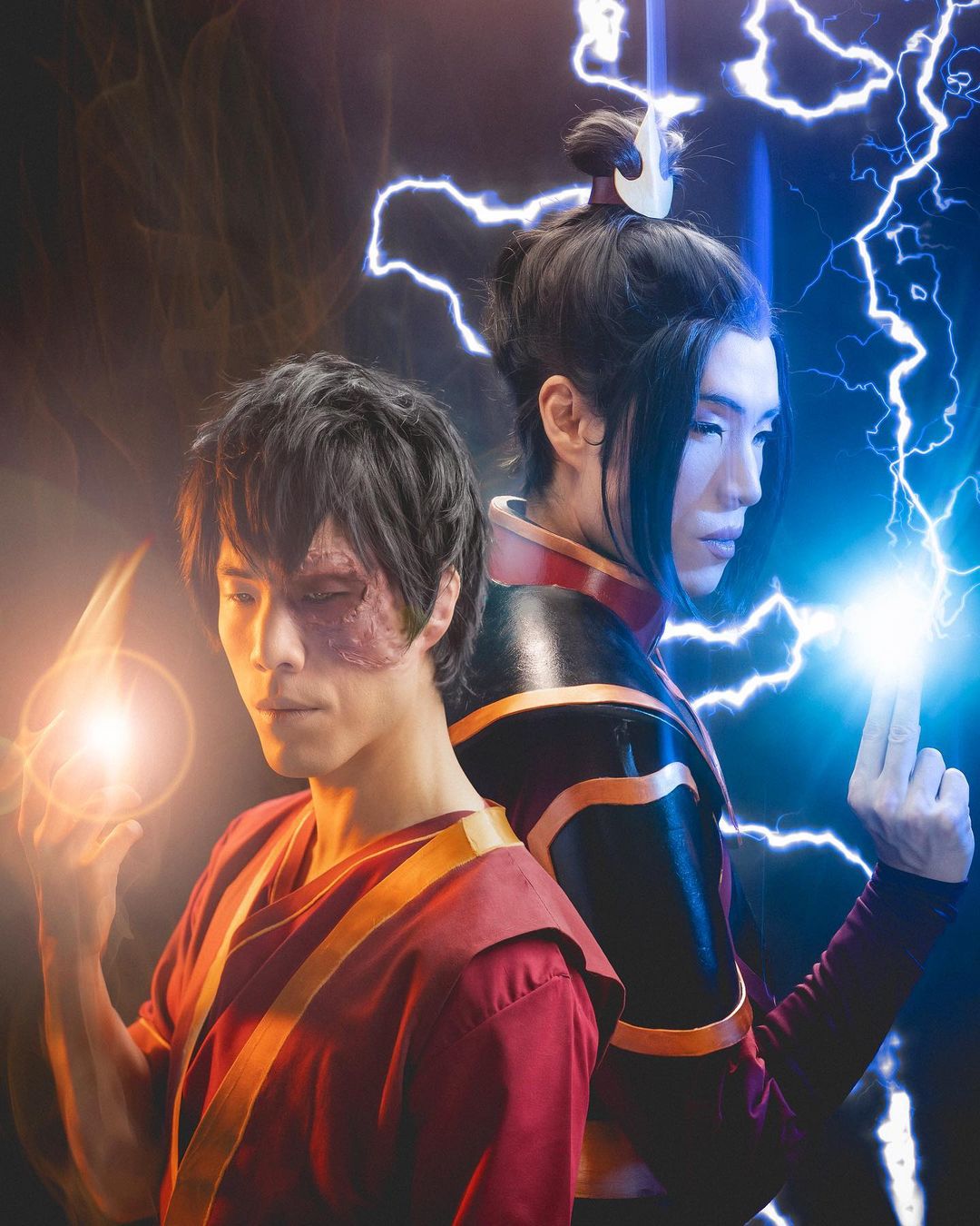 ユージン・リー・ヤンのインスタグラム：「🔥 why not both? ⚡️ #Zuko #Azula #Avatar #Halloween 🎃 Photos by @jdrenes  Makeup by @ariannachayleneblean  Costumes by @kineticcosplay」