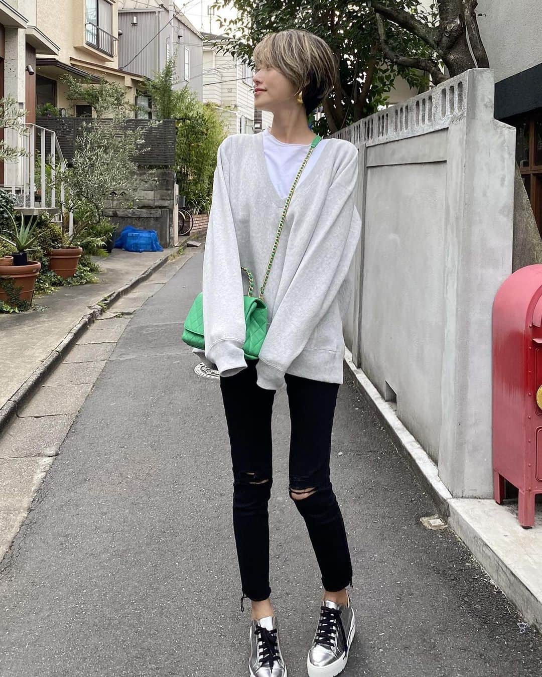 &mのインスタグラム：「優しめな印象？👻しばらく前髪参上させます🥳」