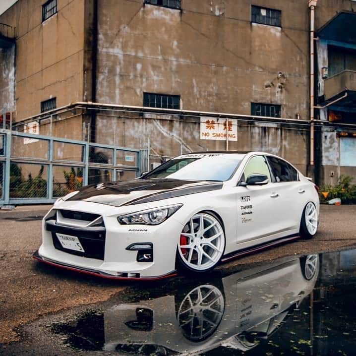 のインスタグラム：「LIBERTY WALK   LBWK LB-NATION SKYLINE 4D😊  @nissanjapan @nissan @nissanusa @libertywalk@bride  #nissan#nissanskyline#libertywalk#lbworks#lbnation#bride#ltmw#lbwk#stance#White#airrexsuspension #skiline#木村拓哉#矢沢永吉#libertywalkeu#usa#japan#yokohamatire#hks#lb97forged #csd#シャコタン#new」