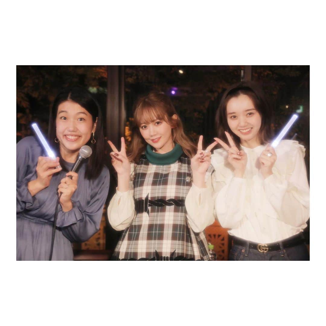 MACOのインスタグラム：「Thank you Girls Night❤️ 見てくれた皆さん ありがとうございました！ まなみんと夏子さんのおかげで 最高な時間を過ごせました、 お二人の貴重な話を聞けて嬉しかったし、 まなみんがLOVEのことを言ってくれたとき、 本当はめっちゃ泣きそうだった笑  もっともっと沢山話したかったよー。  またこんなオンラインライブが出来たら いいな、また頑張ります🥰✨」