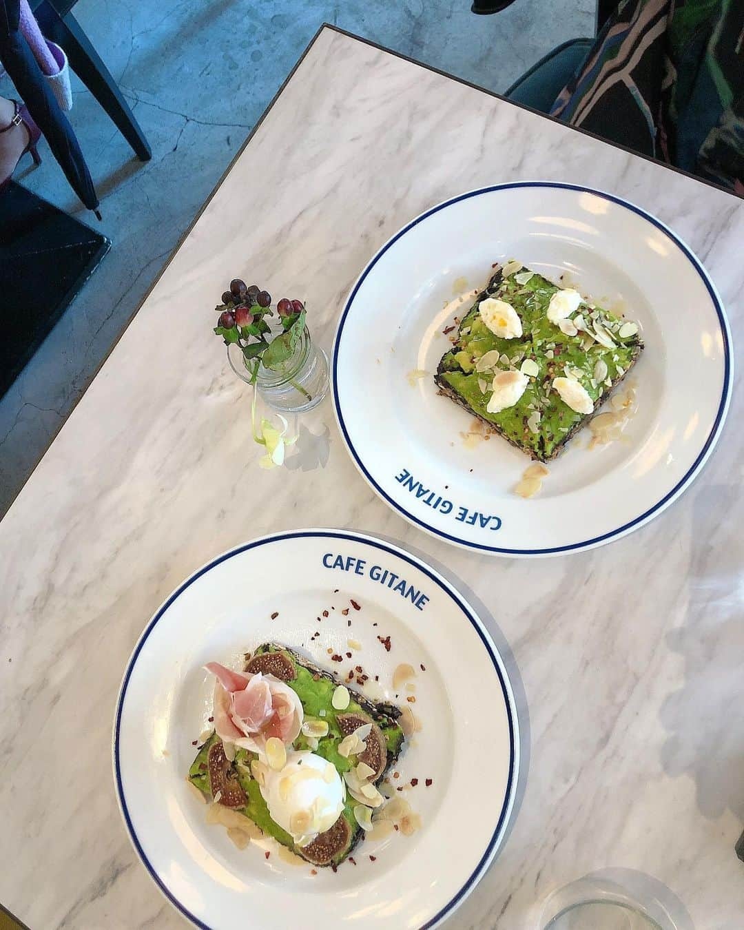 渡辺梨夏子さんのインスタグラム写真 - (渡辺梨夏子Instagram)「🥑🥑🥑  お家でも再現したくなっているアボカドトースト。（ポーチドエッグと生ハムとイチジクがon）可愛すぎるランチにきゅんでした♡ そしてちょっぴりドタバタしていたイベントが一先ず終わって、今月も終わりが見えてきた〜！！本当にあっという間🍁  #恵比寿#渋谷#代官山 #恵比寿カフェ#恵比寿ランチ #めも#記憶の記録#週末記録」10月29日 0時13分 - riiiico462