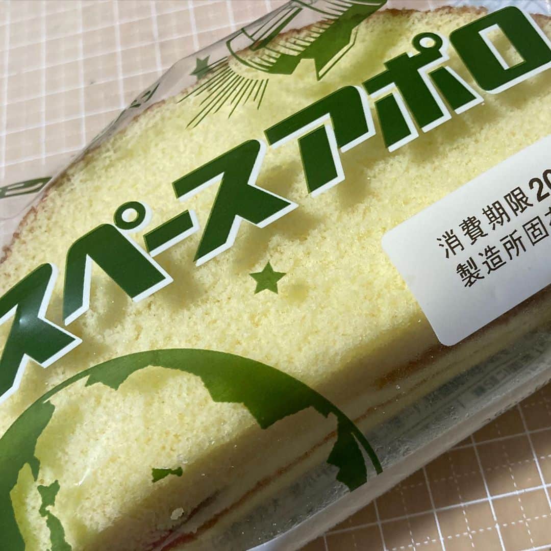 のインスタグラム：「スペースアポロ、明日のおめざ用に買いました。 #有吉 #フジパン」
