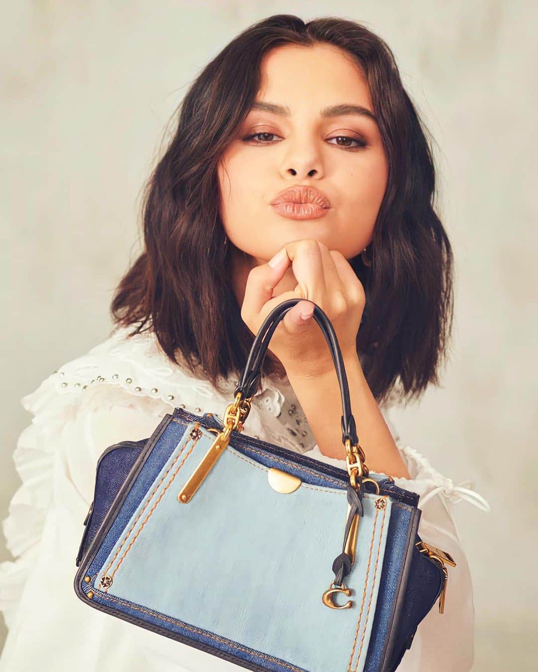 Always With Selenaのインスタグラム：「Can you imagine Selena taking a tour after the pandemic and coming to Latin America?」