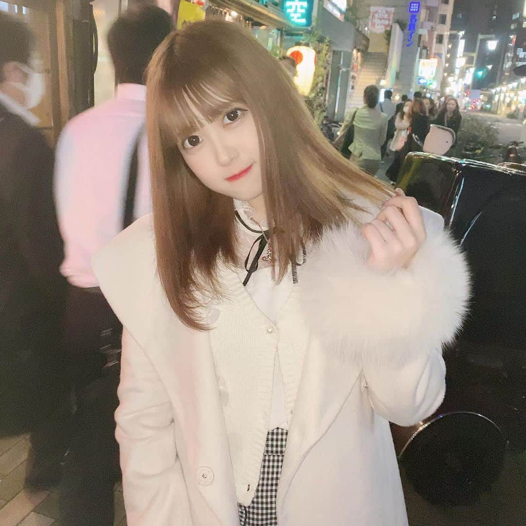 大芝りんかさんのインスタグラム写真 - (大芝りんかInstagram)「19歳になりました‼️‼️🤍🤍 わぁーい💖✌🏻色々なことに挑戦出来ますように！ おめでとう自分〜🥳」10月29日 0時36分 - rinka_1029_ske48