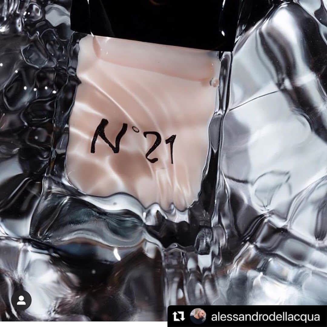 アディクションのインスタグラム：「Can’t wait to show everything soon 🖤  #Repost @alessandrodellacqua  ・・・ #n21#alessandrodellacqua #garageventuno @studio_ayako」