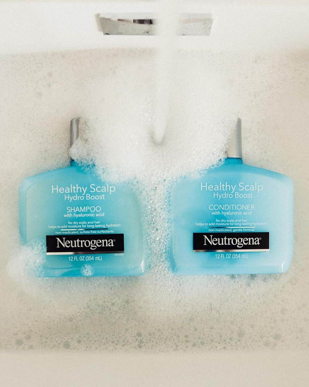 Camila Coelhoさんのインスタグラム写真 - (Camila CoelhoInstagram)「🦁 My hair has grown so much!  I added the @neutrogena’s Healthy Scalp Hydro Boost Shampoo to my hair regimen – its paraben free, dermatology tested, and enhances hydration levels, which has been so good during the changing weather and seasons! #HealthyScalp #HydroBoost #ad ————- 🦁 Meu cabelo cresceu bastante (você é time curto ou time longo? Haha)  #hair #cabelo」10月29日 0時42分 - camilacoelho