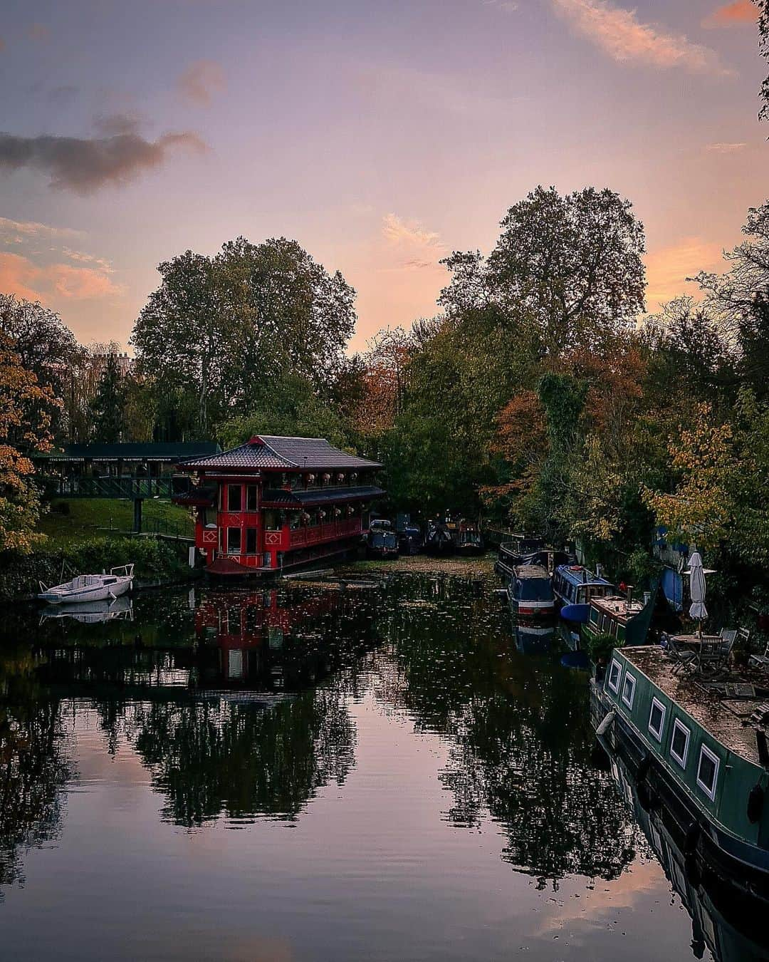 @LONDON | TAG #THISISLONDONさんのインスタグラム写真 - (@LONDON | TAG #THISISLONDONInstagram)「#PrimroseHill & #RegentsPark series by @shotsdr 😱🤩🥰 Stunning shots! What a city! 🙌🏼🙌🏼  ___________________________________________  #thisislondon #lovelondon #london #londra #londonlife #londres #uk #visitlondon #british #🇬🇧 #londoncars」10月29日 0時57分 - london