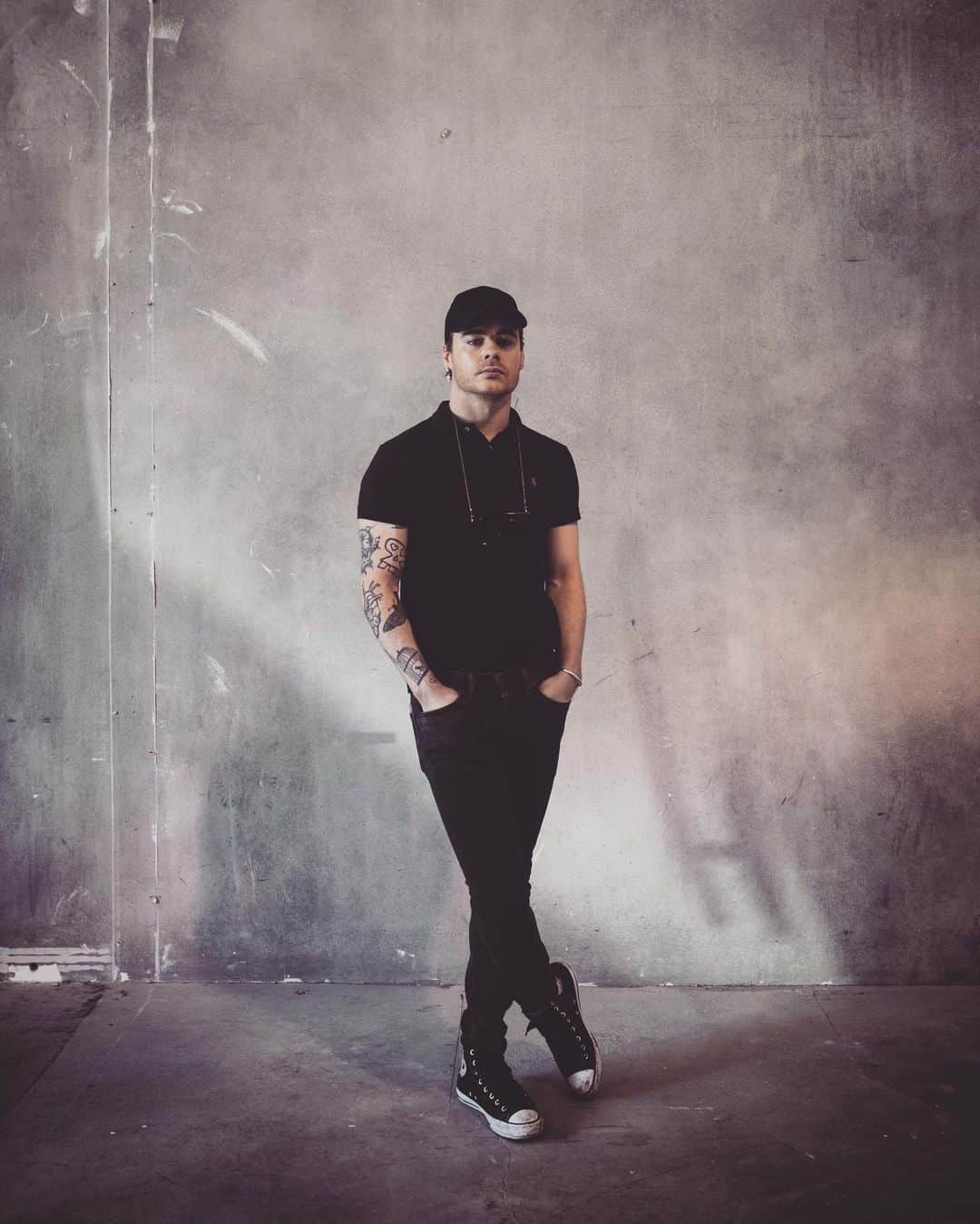 レオン・エルスのインスタグラム：「I am humble enough to know I’m not better than anyone else, but wise enough to know I am different.」