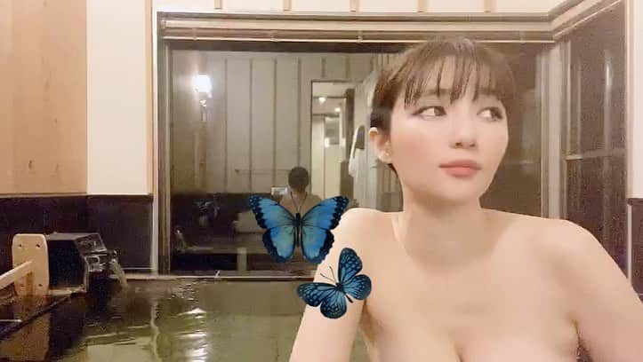 森下悠里さんのインスタグラム写真 - (森下悠里Instagram)「お部屋のお風呂 - 今日はちゃんと自撮り棒持ってきたよ💓 - #自撮り #セルフィ #温泉 #selfie #hotsprings #onsen」10月29日 0時51分 - yuurimorishita