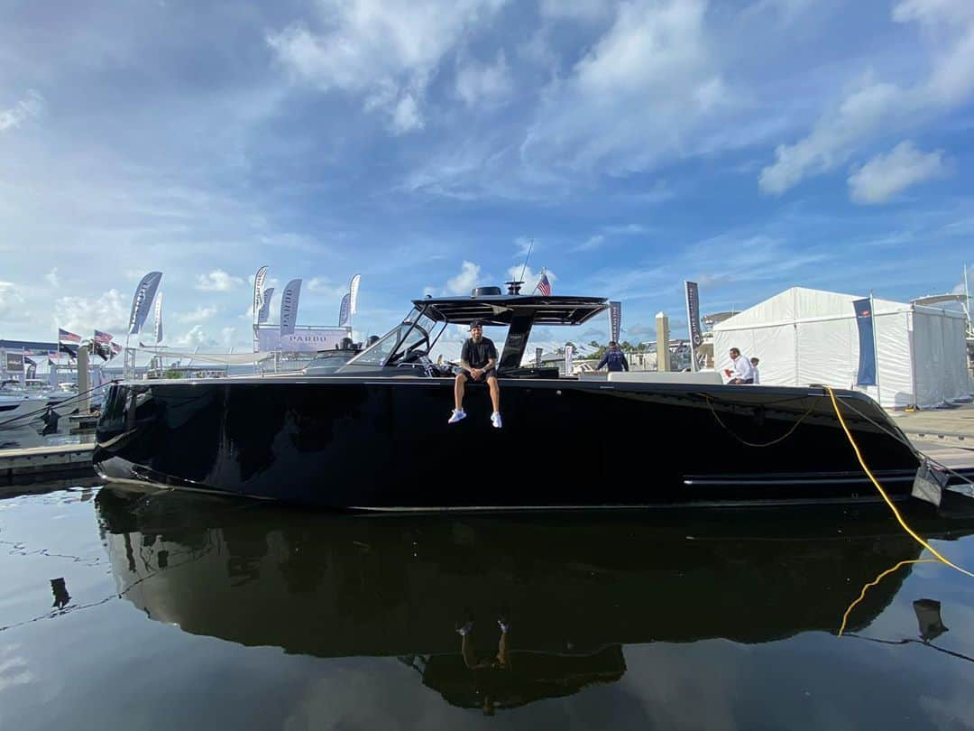 NICKY JAMさんのインスタグラム写真 - (NICKY JAMInstagram)「Nickys boat 🖤🖤」10月29日 0時59分 - nickyjam