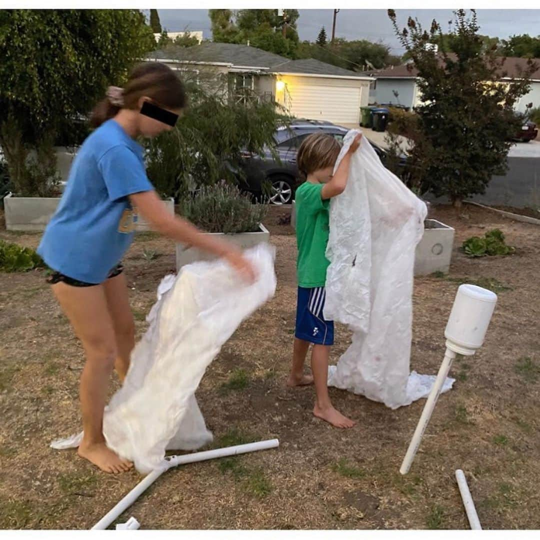 ライアン・ダニエル・ドブソンさんのインスタグラム写真 - (ライアン・ダニエル・ドブソンInstagram)「We made these decorations out of an old IKEA comforter we were going to toss. Is that trashy? In the most literal sense, I guess so!  With so many things, like Halloween decorations, the first instinct is often to buy. It's easy to feel like there's not enough.  Not enough supply, success, support, money, accolades, follows, buzz.  I need to frequently habituate the practice of remembering there is enough. I have enough. I want my children to understand they have enough; they have been invited to participate in the act of creation.  And if they do it ex nihilo it's even more imago dei.   #ikeahack #zerowastehome」10月29日 1時15分 - ryanddobson