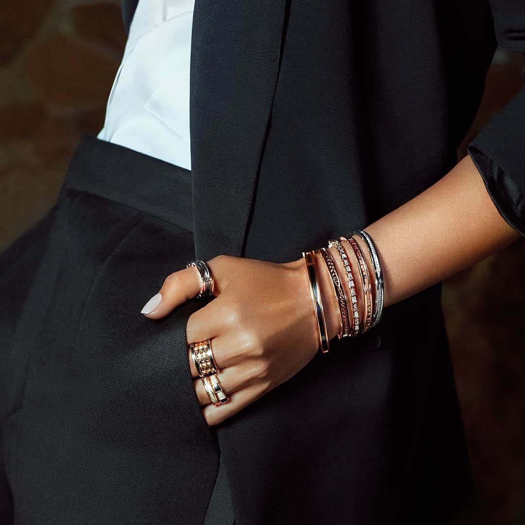Saks Fifth Avenueのインスタグラム：「Inspired by Rome's Colosseum, @bulgari B.zero1 collection includes coveted, versatile pieces that make it easy to mix, match and stack. #SaksStyle」