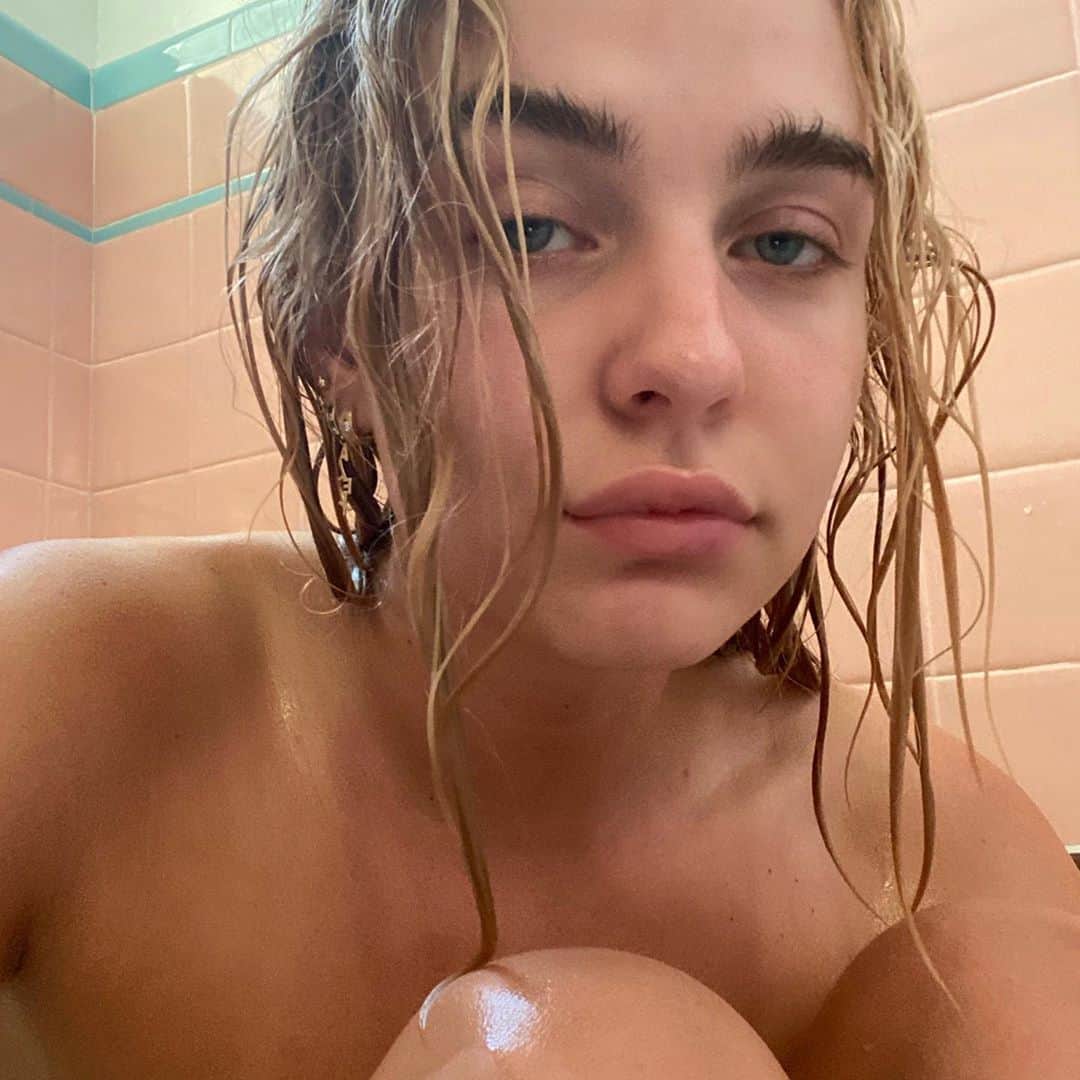マティー・ノイズのインスタグラム：「u made me this way」