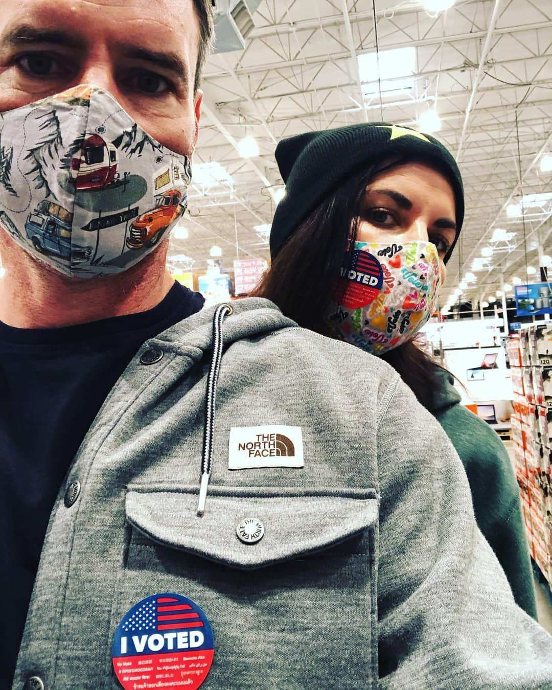 スコット・フォーリーのインスタグラム：「Voted then Costco. American much? #vote」