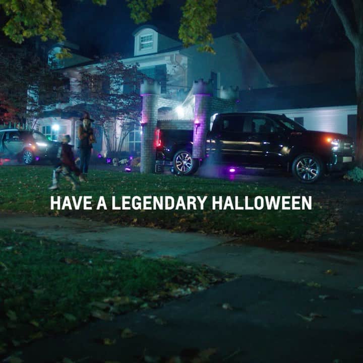 シボレーのインスタグラム：「Trunk-or-treat is only as exciting as you make it. This year, transform your #Halloween setup into an epic adventure.」
