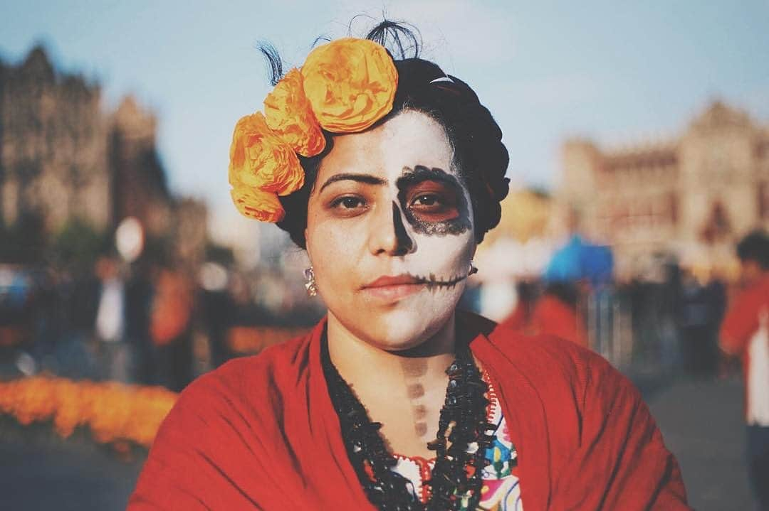 Chad Santosさんのインスタグラム写真 - (Chad SantosInstagram)「#MarchaVirtualDeDiaDeMuertos 💀  #Catrina #catrinamakeup #makeup #skullgirl #sugarskull #diademuertos #dayofthedead #mexicocity #elchadsantos #adorama #gettyreportage #magnumphotos #natgeo #catrin #adorama #メキシコ #メキシコシティ #streetleaks #portrait」10月29日 2時49分 - elchadsantos