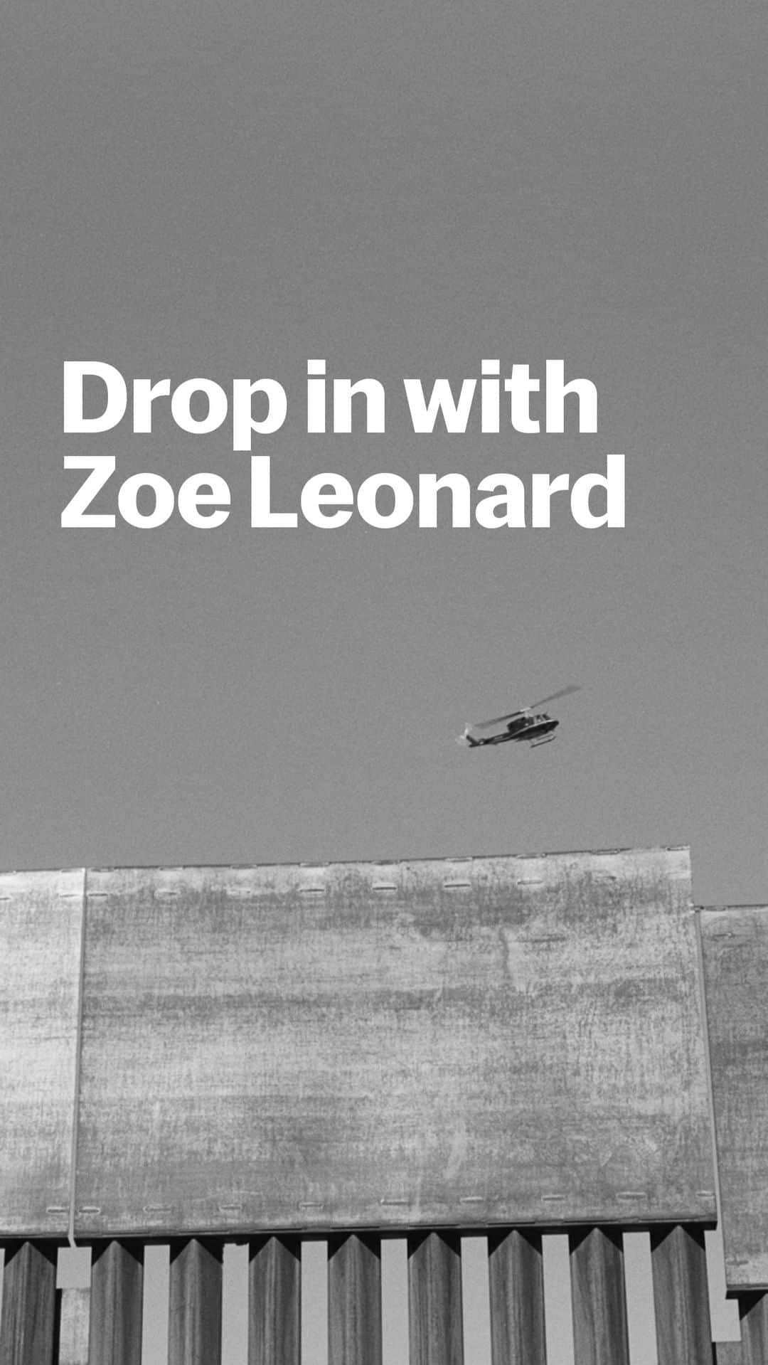 ニューヨーク近代美術館のインスタグラム：「“It’s up to every single human being—not just artists, not just curators. Every single person has to use their voice in whatever way they can.”  ICYMI: @zoe_leonard_studio checked in with curator @roxanamarcoci to discuss the impending US presidential election, speaking truth to power, and to share works from the artist’s new project for #MoMAMagazine—more than 550 photographs exploring borders, borderlands, and constructed divisions. Explore her series “Al Rio/To the River” at the link in our bio. #ZoeLeonard」