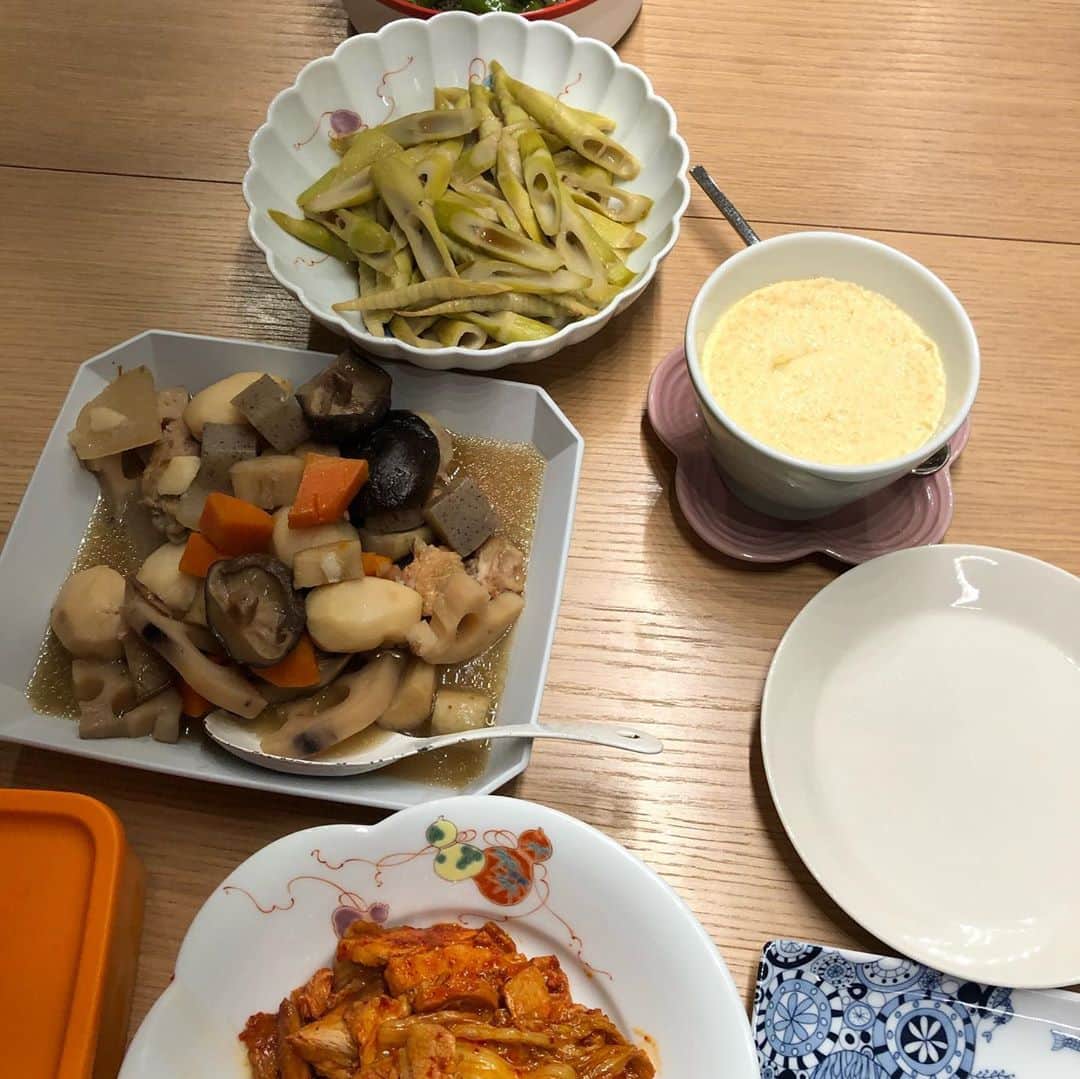 森公美子さんのインスタグラム写真 - (森公美子Instagram)「順子ちゃんち！ご飯リクエストの博多のガメ煮、豚の生姜焼き、本当のご飯です。」10月29日 3時00分 - kumikomorimori