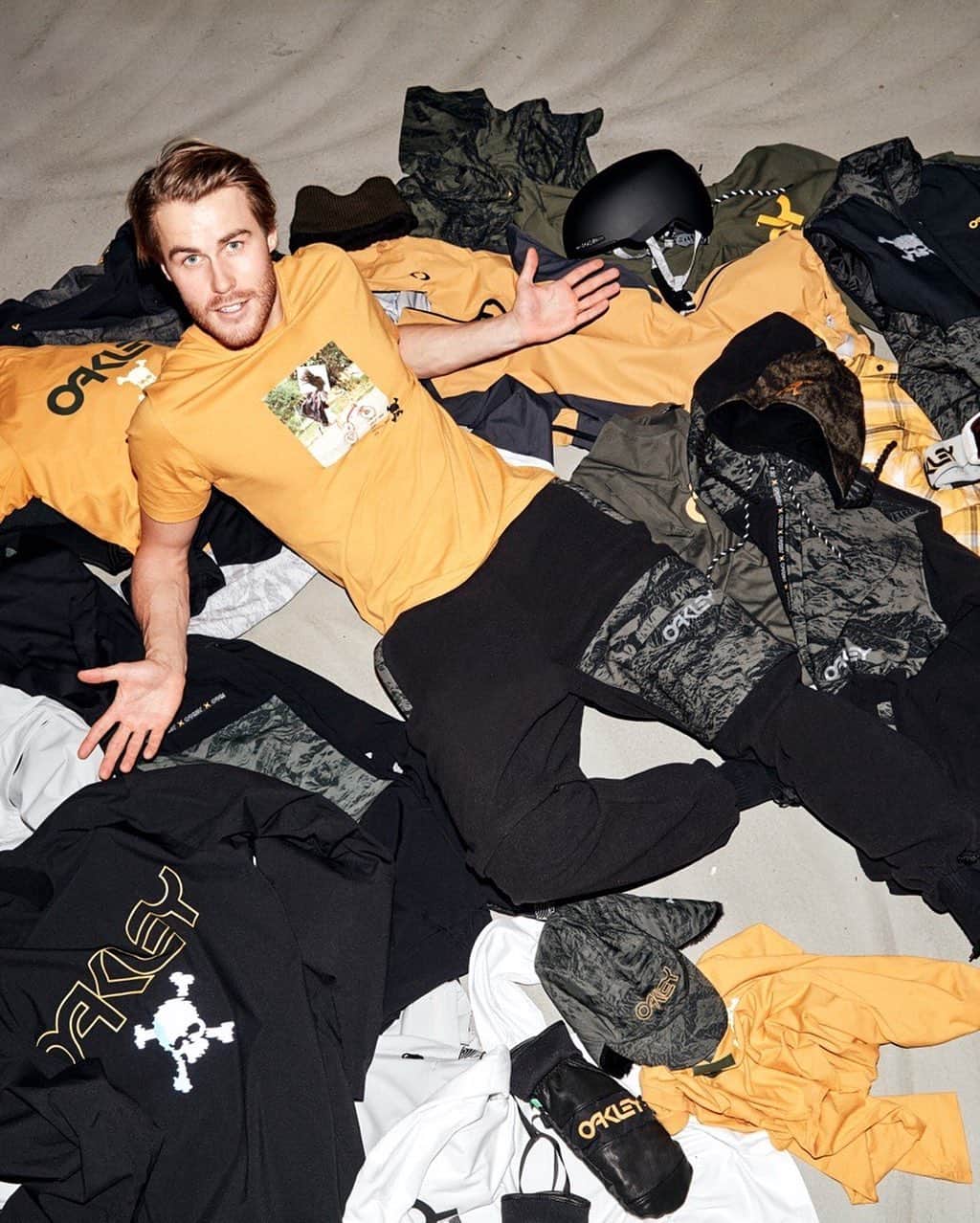 OAKLEYのインスタグラム：「“When I was a kid I was full of energy. I was excited to try everything, but snowboarding was able to kind of contain me, you know? You’re just there, forgetting about everything else...” @stalesandbech collection now available.」