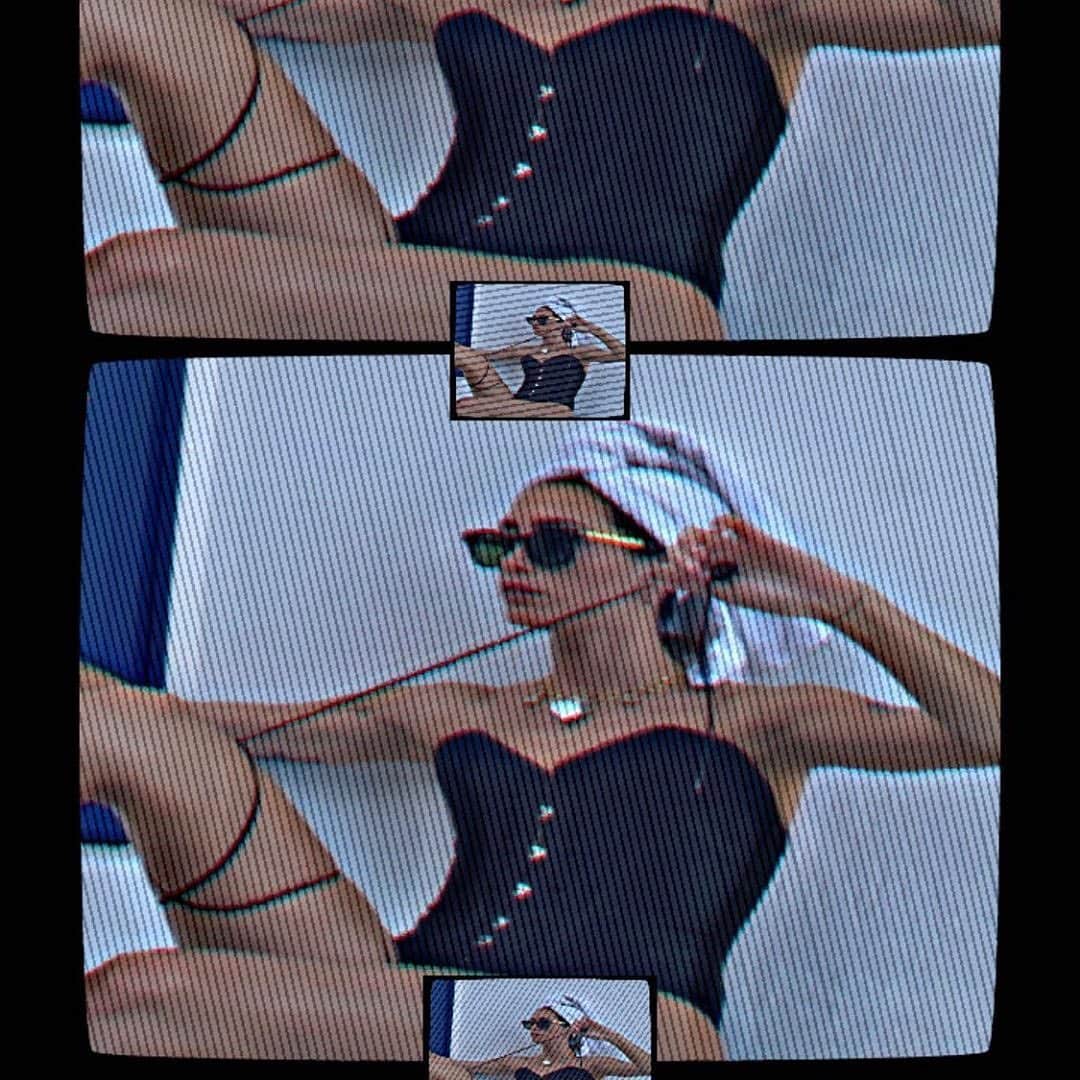 Agent Provocateurさんのインスタグラム写真 - (Agent ProvocateurInstagram)「Explore life through a lens with @kate.dell. Playfully blend your lingerie and outerwear wardrobes with key, classic pieces like our iconic corsets.  #AgentProvocateur #FearlessFemininity #2020Woman」10月29日 3時05分 - agentprovocateur