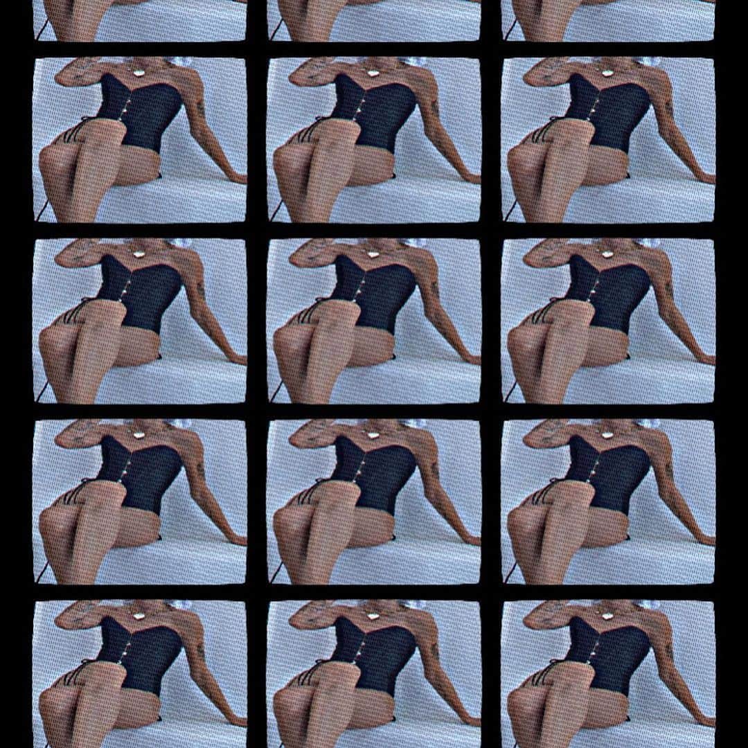 Agent Provocateurさんのインスタグラム写真 - (Agent ProvocateurInstagram)「Explore life through a lens with @kate.dell. Playfully blend your lingerie and outerwear wardrobes with key, classic pieces like our iconic corsets.  #AgentProvocateur #FearlessFemininity #2020Woman」10月29日 3時05分 - agentprovocateur