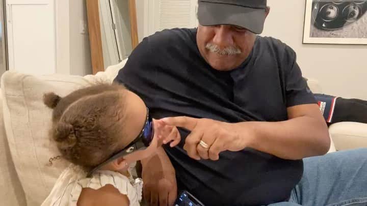 カルロス・ブーザーのインスタグラム：「Giving Bloomie Some Of Your Swag!!! Love You Pops!!!! Thanks For Being Not Only The Best Dad, But The Best Grandpa Any One Could Ask For!!! HAPPY BIRTHDAY!!! #popsbday #loveyou #HOLDAT 🎥: @rjboozer」