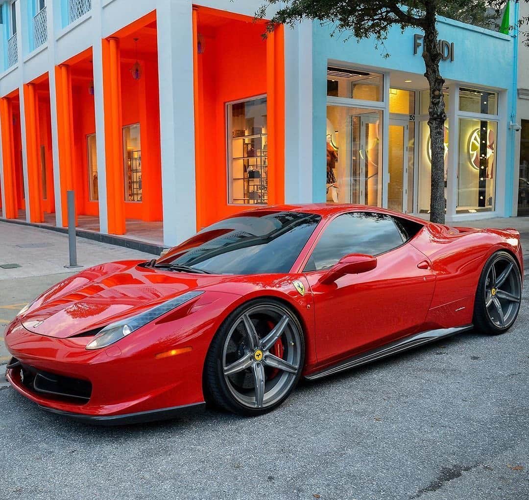 CARLiFESTYLEさんのインスタグラム写真 - (CARLiFESTYLEInstagram)「Ferrari 458 sitting on @velosdesignwerks wheels #carlifestyle」10月29日 8時48分 - carlifestyle