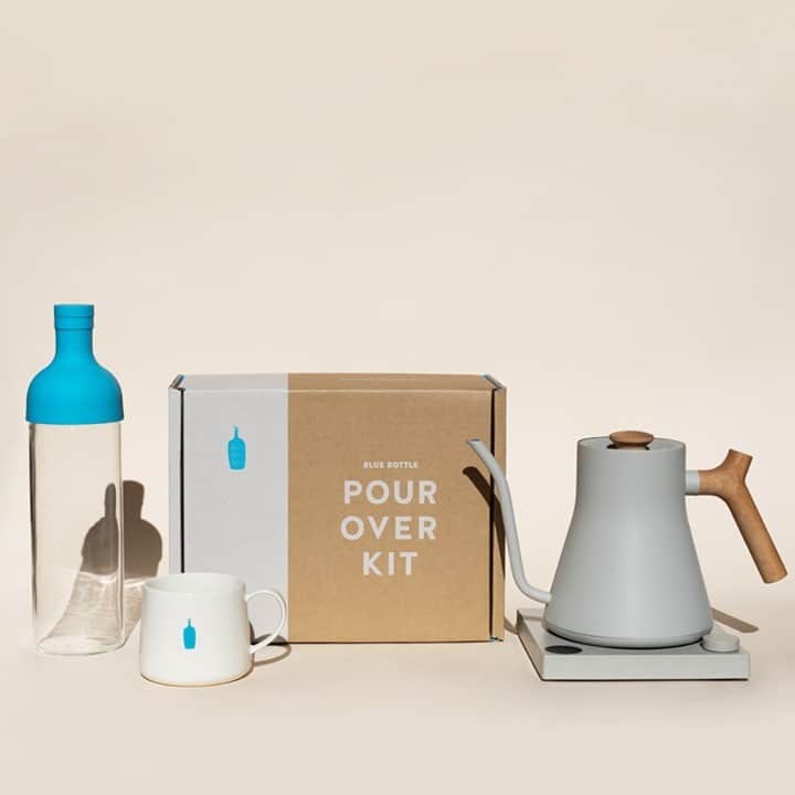 Blue Bottle Coffeeのインスタグラム：「For those who like to plan ahead, we’ve assembled an assortment of our favorite coffee gifts in advance of the November 10th release of our special holiday collection so you can shop now. Explore our staff’s favorite brew tools and classic Blue Bottle accessories—gifts they’ll love at the holidays and always.⁠ ⁠」